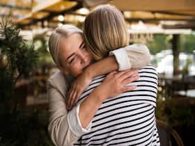 Do You Know What A Simple Hug Can Do To Your Physical And Emotional Health? Read To Find Out Do You Know What A Simple Hug Can Do To Your Physical And Emotional Health? Read To Find Out