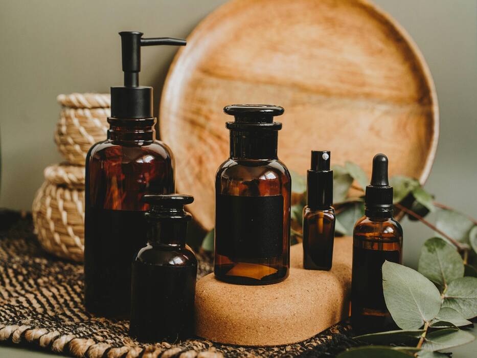 Facial Oil For Men: 5 Best Oils To Beat The Dry Winter Season
