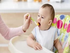 6 महीने के बाद बच्चे को खिलाएं ये 5 सॉलिड फूड्स, तेजी से होगी ग्रोथ