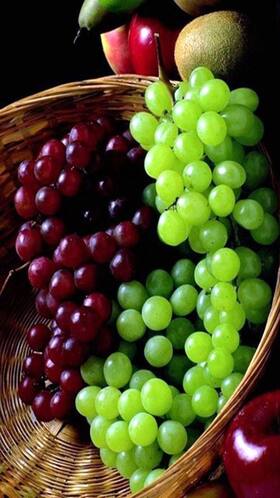 8 Surprising Health Benefits of Grapes