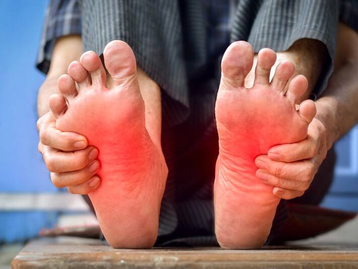5 High Cholesterol Symptoms That May Appear On Your Feet And Legs At
