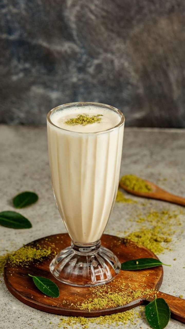 рд░рд╛рдд рдХреЛ рд╕реЛрдиреЗ рд╕реЗ рдкрд╣рд▓реЗ рдЗрд▓рд╛рдпрдЪреА рд╡рд╛рд▓рд╛ рджреВрдз рдкреАрдиреЗ рдХреЗ рдлрд╛рдпрджреЗ