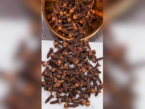 Cloves Water Health Benefits: 8 Reasons to Include Laung Water in Your Empty Stomach Detox Drink