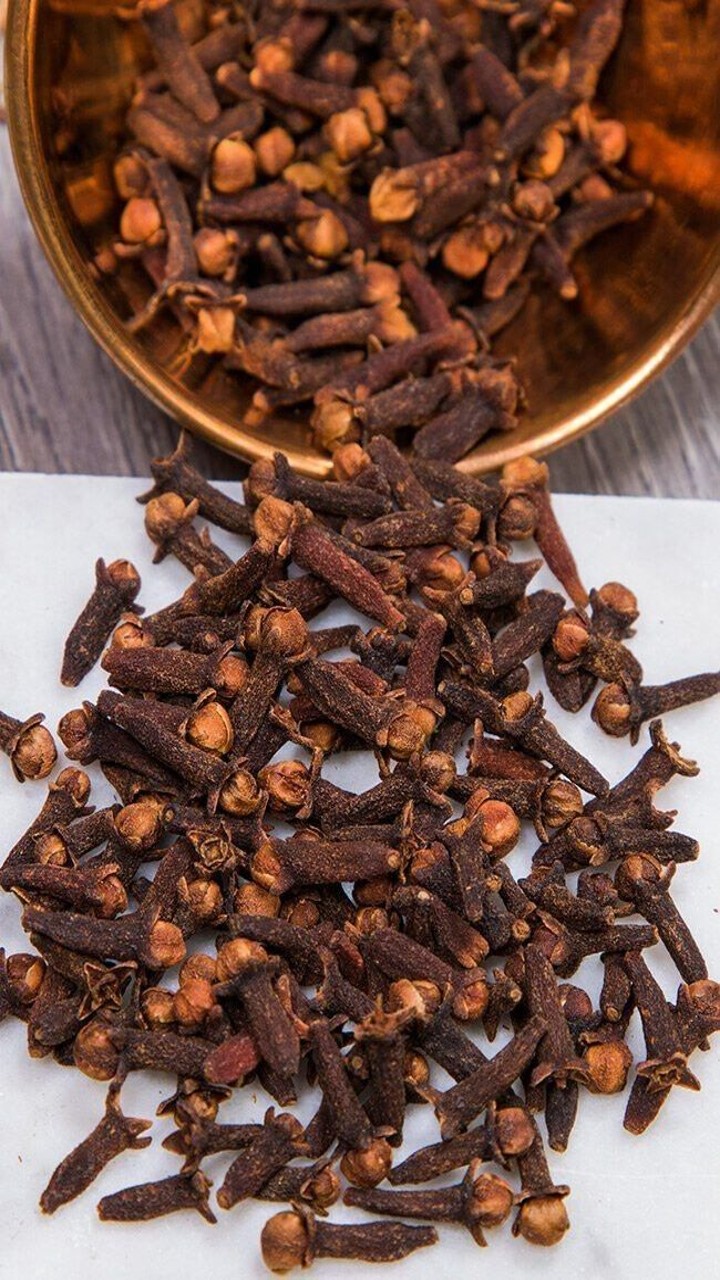 Cloves Water Health Benefits: 8 Reasons to Include Laung Water in Your Empty Stomach Detox Drink