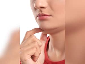 Top 8 Facial Yoga Exercises To Get Rid of Double Chin In One Week