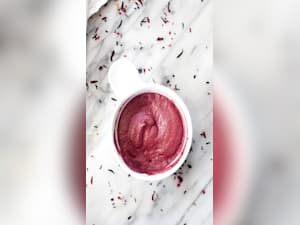 Nourishing Winter Skin with DIY Hibiscus Face Mask
