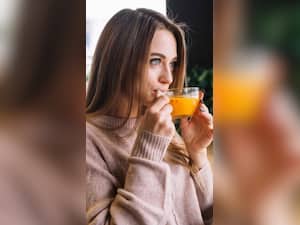 सर्दियों में बॉडी को गर्म रखेंगे ये 8 हेल्दी ड्रिंक्स