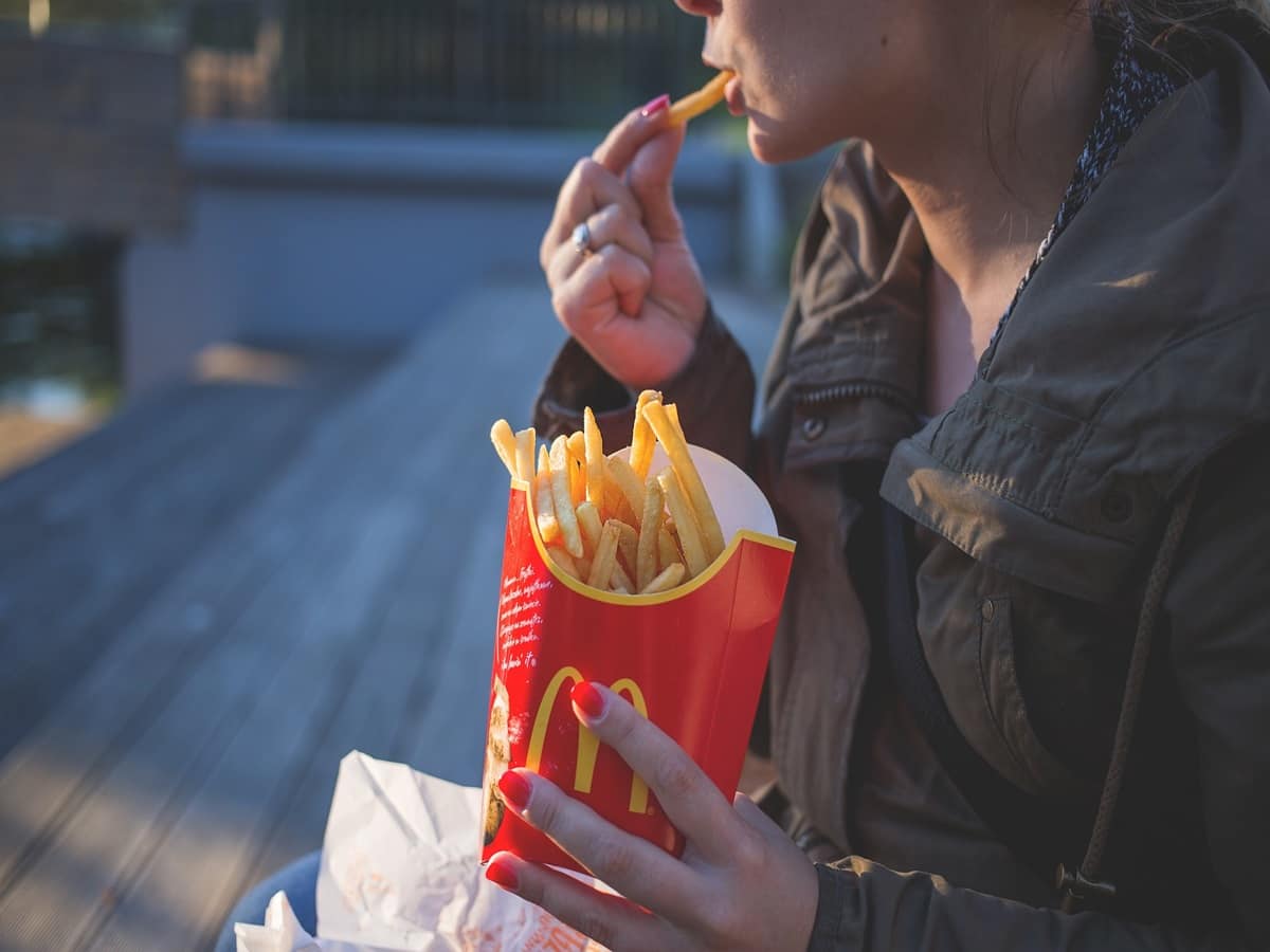 Craving Unhealthy Foods: Unveiling The Neural Circuitry Behind Overeating - Vimarsana News