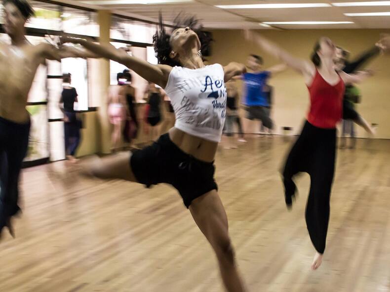 Exercise And Happiness: 5 Types Of Workouts That Ensure Maximum Endorphin Release