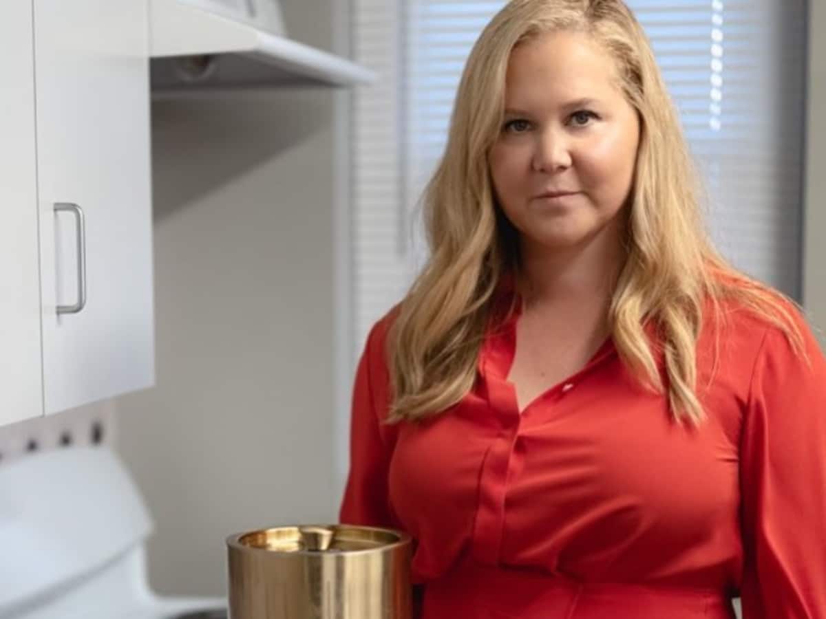 Amy Schumer reveals Cushing syndrome diagnosis causing puffy face