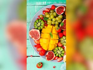 बुढ़ापे की रफ्तार को धीमा कर देते हैं ये 5 फल रोज करें सेवन