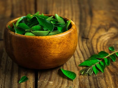 Curry Leaves Water On Empty Stomach: 8 Health Benefits of Drinking Kadi ...