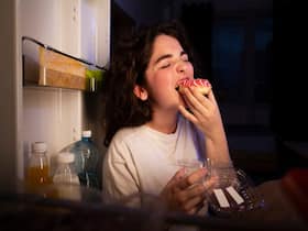 Feeling Hungry At Night? Manage Midnight Cravings By Doing These 3 Things Feeling Hungry At Night? Manage Midnight Cravings By Doing These 3 Things