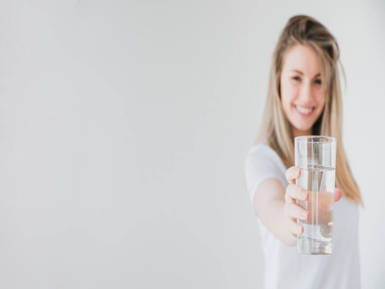 This Nutritionist-Approved Healthy Morning Checklist May Change Your Life