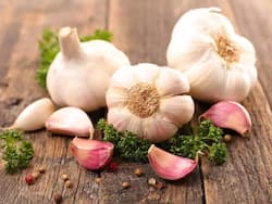 Garlic For Reducing High Cholesterol Levels: 7 Amazing Health Benefits of Garlic Cloves For Cholesterol Patients