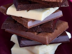 Dark Chocolate Vs White Chocolate: How To Determine Which One's Healthier?