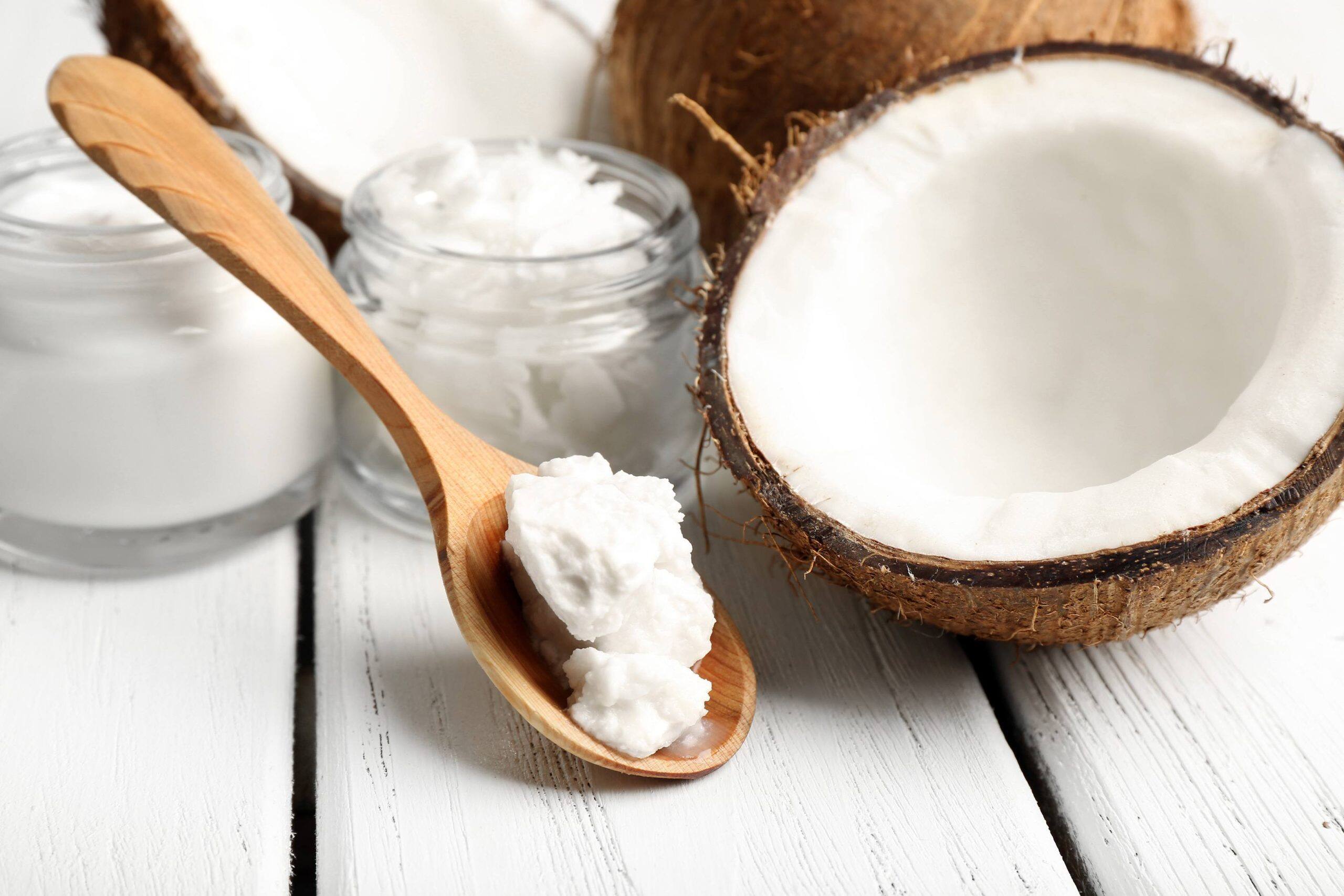 Know The Right Way Of Using Coconut Oil From Beauty Expert - Vimarsana News