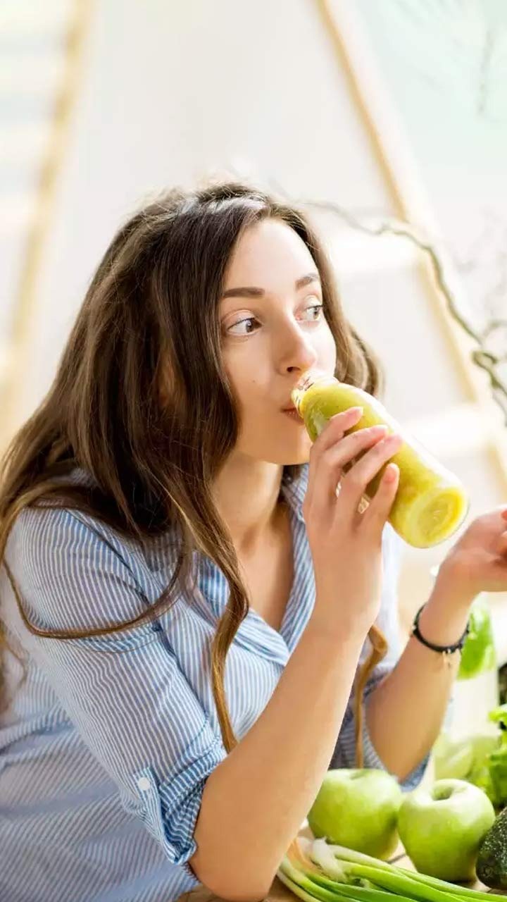 महीनों से कब्ज से परेशान तो चाय कॉफी नहीं बल्कि पिएं ये खास ड्रिंक
