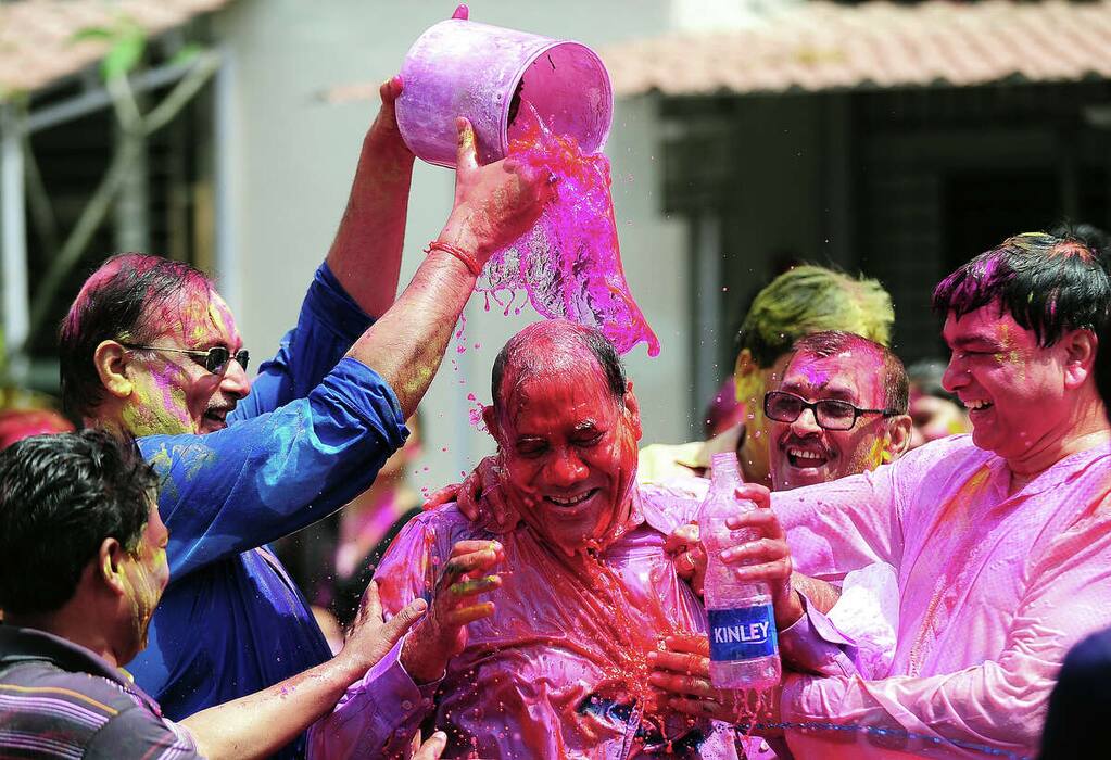 Water-Based Holi Celebrations: Guidance On Safe Participation Without Risking Eye Infections