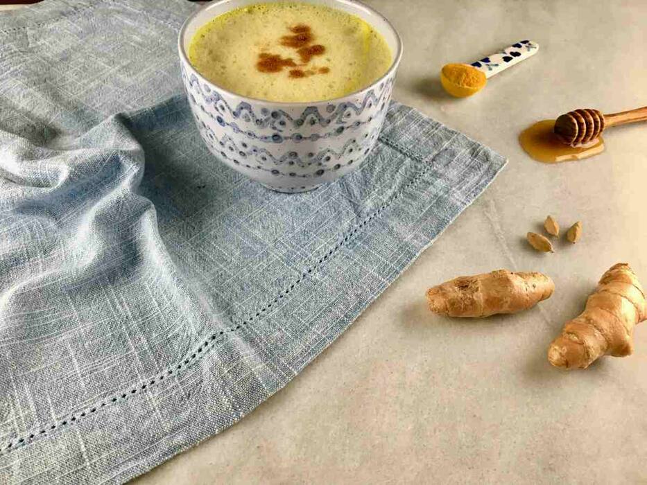 Turmeric Ginger Tea On Empty Stomach For Liver Damage: 5 Ways Haldi Adrak Chai Can Help Flush Out Toxins From Liver