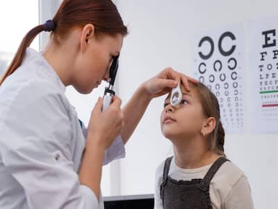 确保儿童视力健康：早期发现和预防