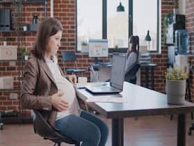Working During Pregnancy: 6 Ways To Make The Period Less Stressful, More Enjoyable Working During Pregnancy: 6 Ways To Make The Period Less Stressful, More Enjoyable