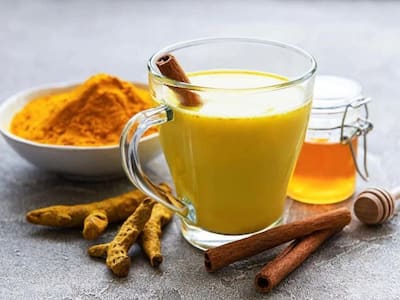 Turmeric Milk At Night For High Cholesterol Management: 7 Ways Drinking ...