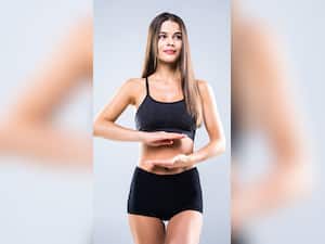 बदलते मौसम में पेट को साफ रखने वाले 8 हेल्दी ड्रिंक्स