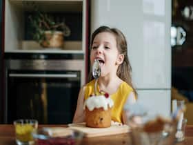 How To Curb Childhood Obesity? 5 Tips For Parents To Keep Their Child Away From Junk Food