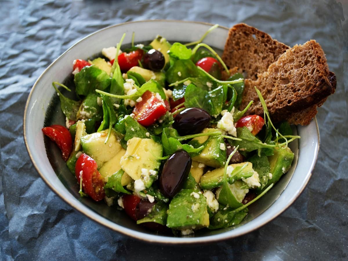 Salad On Empty Stomach: What Happens To Your Body When You Eat One Bowl Every Morning? - Vimarsana News
