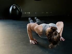 Bodyweight Arm Workouts For Women: 5 Exercises You Can Do Everyday Without Weights Bodyweight Arm Workouts For Women: 5 Exercises You Can Do Everyday Without Weights