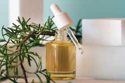 How To Use Rosemary Oil And Tea Tree Oil For Hair Growth?