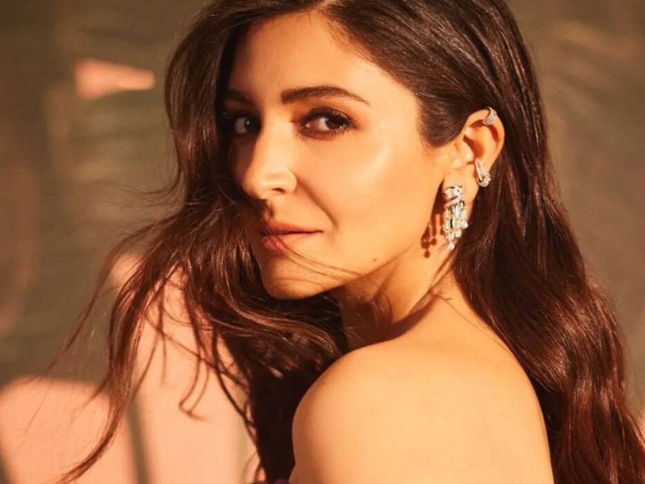 Anushka Sharma's Beauty Secrets: Virat Kohli's Wife Reveals Her Top Beauty Hacks For Glowing Skin