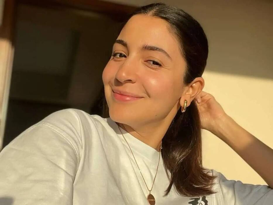 Anushka Sharma's Beauty Secrets: Virat Kohli's Wife Reveals Her Top Beauty Hacks For Glowing Skin