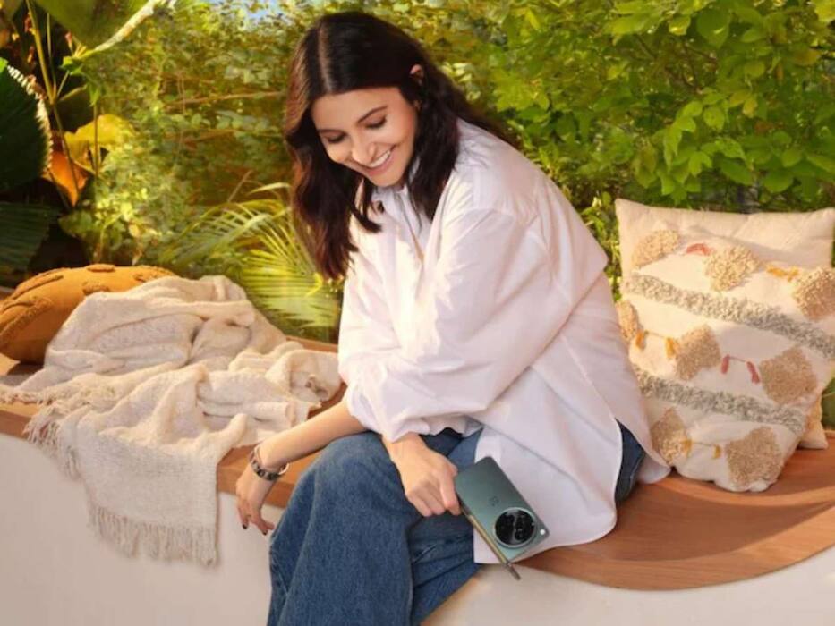 Anushka Sharma's Beauty Secrets: Virat Kohli's Wife Reveals Her Top Beauty Hacks For Glowing Skin