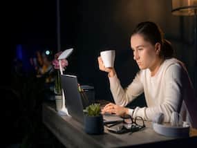 Research States Working Long Hours, Doing Crazy Shifts Is Making Us Sick, Depressed Research States Working Long Hours, Doing Crazy Shifts Is Making Us Sick, Depressed