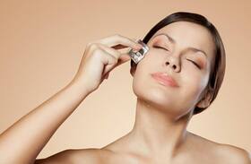 Chill Out: The Cool Benefits Of Ice Facials For Summer Skincare
