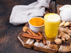 Turmeric and Black Pepper Milk At Night: Top 7 Ayurvedic Health Benefits of Haldi Kali Mirch Wali Doodh Before Bedtime