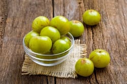 3 Benefits Of Amla And Honey For Children