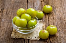 4 Benefits Of Amla And Honey For Pregnant Women