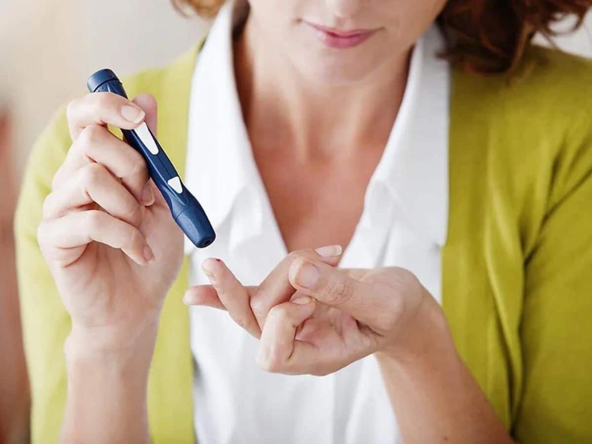 Diabetes In Women: Study Suggests Link Between High Blood Sugar and Frozen Shoulder in Women
