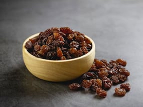रोज सुबह खाली पेट काली किशमिश खाने से ठीक हो जाती हैं ये 6 बीमारियां!