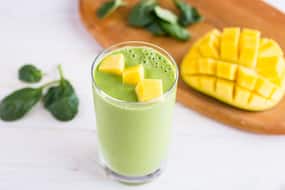 Mango To Blueberry: Try These Healthy Spinach Smoothies For Your Kids Mango To Blueberry: Try These Healthy Spinach Smoothies For Your Kids