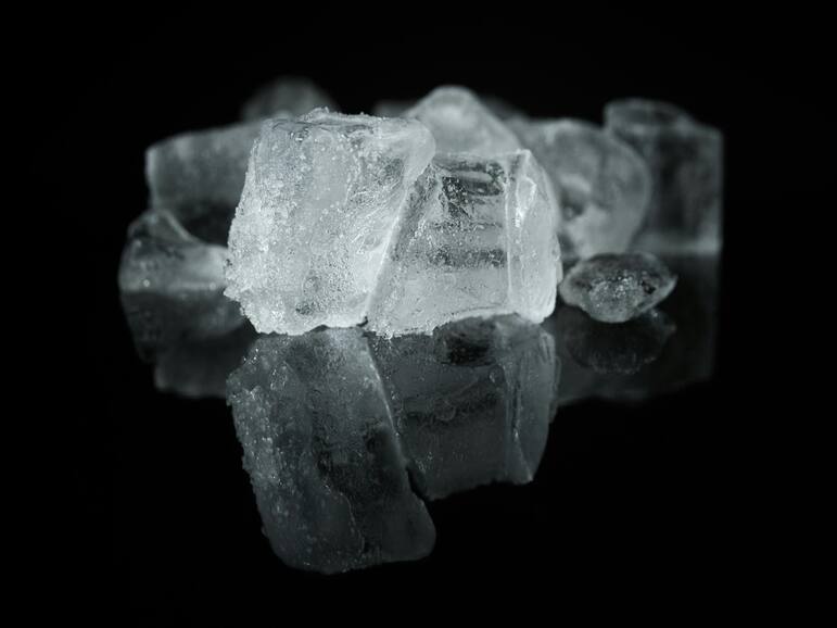 7 Physical And Mental Signs That Show That You Are Not Eating Enough Iron-Rich Foods