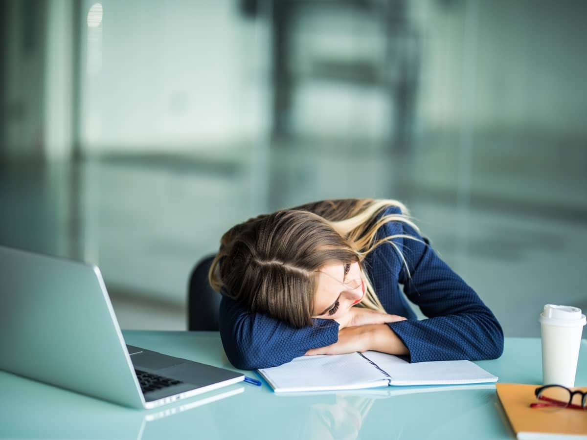 Hypersomnia And Its Causes: Here Are 12 Symptoms You Should Be Aware Of