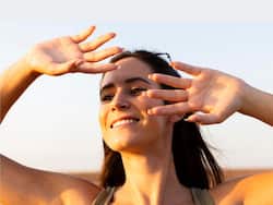 थेरेपी का काम करती है सूरज की रोशनी, आपकी लाइफ को बनाती है हेल्दी, जानिए लाइट थेरेपी के फायदे