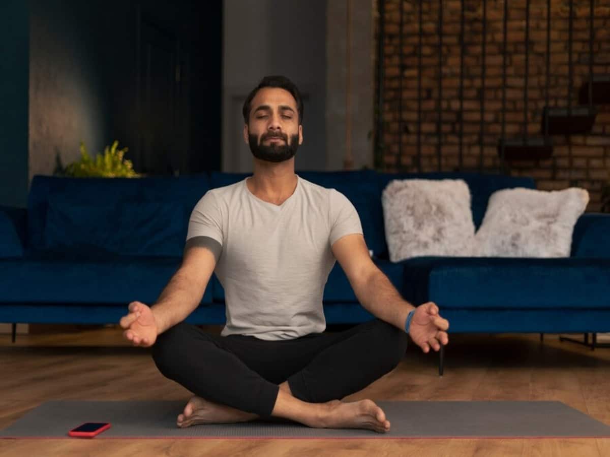 Dear Men, Calm Your Mind And Work On Your Flexibility With These Daily Asanas