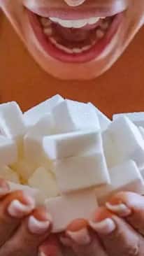 ज्यादा चीनी खाने से होती हैं ये बीमारियां