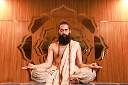 Agni Mudra Benefits For Weight Loss: 8 Steps To Perform Agni Mudra