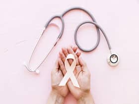 कैंसर के इलाज के लिए IV ozone therapy हो सकती है मददगार, एक्सपर्ट से जानें इसकी प्रक्रिया और फायदे